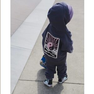 Organic cotton Kids Hoodie & jogger set.